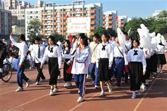 揭阳华侨高级中学举行第十六届体育文化节开幕式